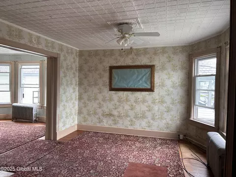 Living - 429 Third St, Schenectady, NY 12306 photo 5 of 8
