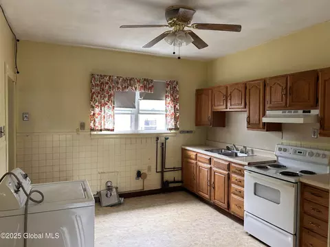 Kitchen - 429 Third St, Schenectady, NY 12306 photo 3 of 4