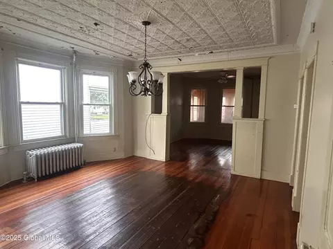 Living - 429 Third St, Schenectady, NY 12306 photo 1 of 8