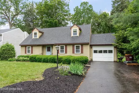 97 Jefferson Rd, Glenmont, NY 12077