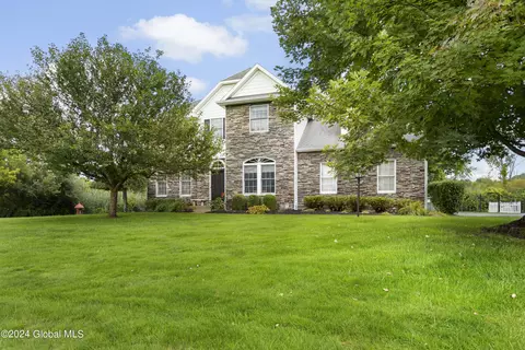 2 Wetherby Ct, Cohoes, NY 12047