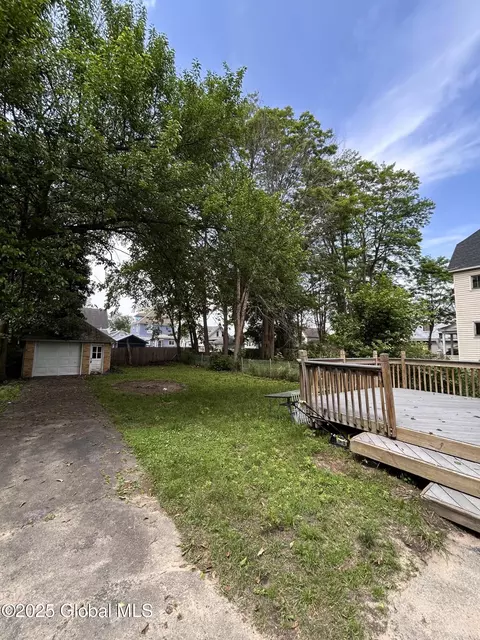 528 Harrison Ave, Schenectady, NY 12306 photo 4