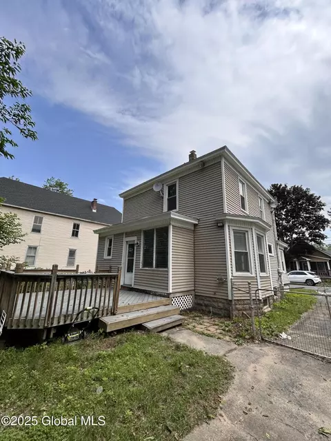 528 Harrison Ave, Schenectady, NY 12306 photo 3