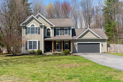 45 Brookside Dr, Saratoga Springs, NY 12866