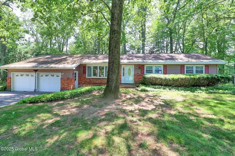 6 Hemlock Dr, Clifton Park, NY 12065