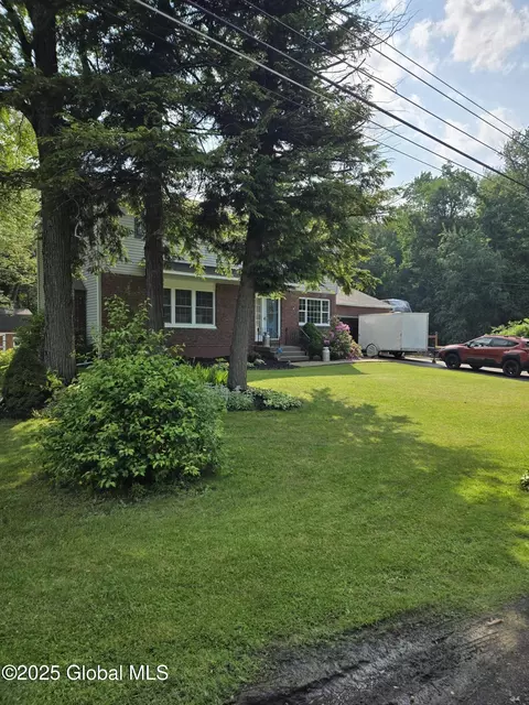 Exterior - 33 Ridgewood Ln, Glenville, NY 12302 photo 5 of 5