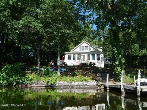 6 Never Rest Ln, Lake George, NY 12845