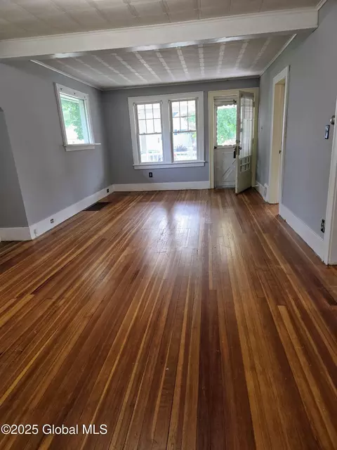 218 Sixteenth St, Schenectady, NY 12306 photo 3