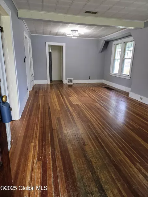 218 Sixteenth St, Schenectady, NY 12306 photo 4