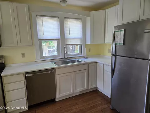 218 Sixteenth St, Schenectady, NY 12306 photo 9