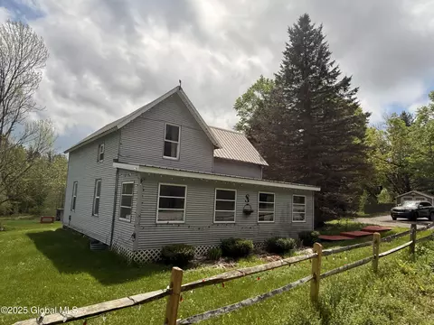 9012 Graphite Mtn Rd, Hague, NY 12836