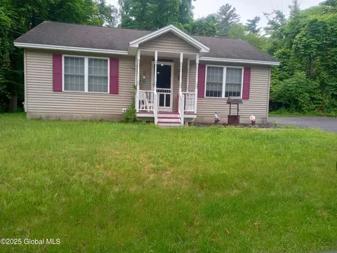 2 Cherry St, Lake George, NY 12845