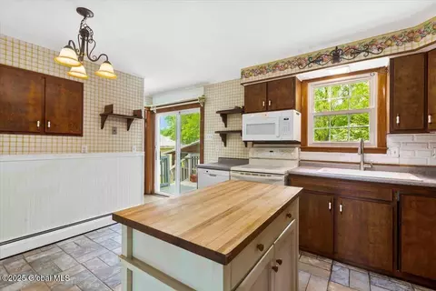 14 Neil Blvd, Selkirk, NY 12158 photo 8