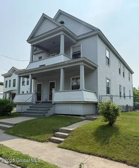 35 Locust Ave, Amsterdam, NY 12010