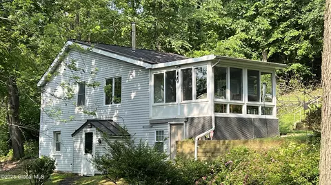 5 Robbins Ave, Troy, NY 12180