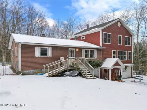 345 W Shore Rd, Delanson, NY 12053