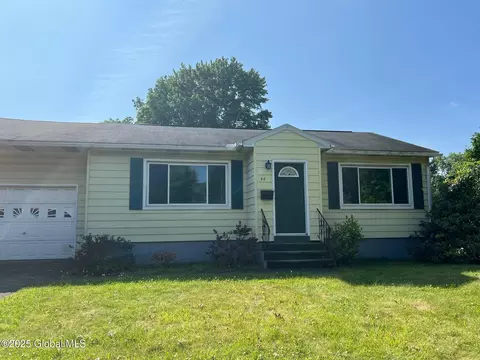 44 Park Ave, Latham, NY 12110