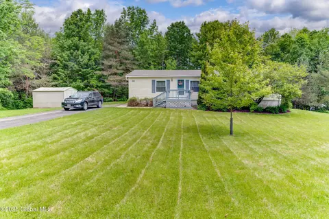 114 Burdick Rd, Gloversville, NY 12078