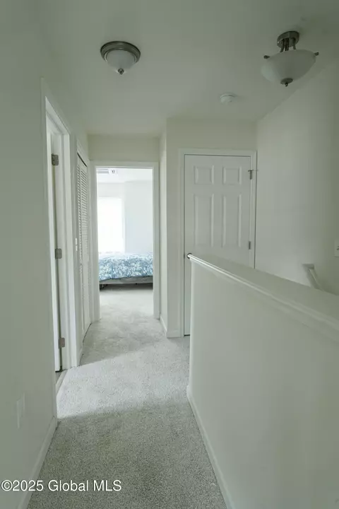 Entry Way - 418 Summit Ave, Schenectady, NY 12307 photo 2 of 4