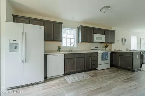 Kitchen - 418 Summit Ave, Schenectady, NY 12307 photo 1 of 2