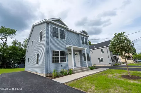 Exterior - 418 Summit Ave, Schenectady, NY 12307 photo 2 of 3