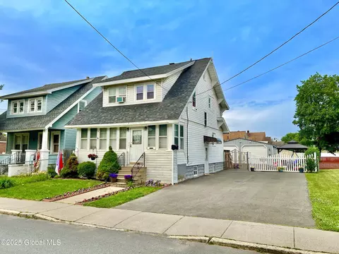 421 Michigan Ave, Schenectady, NY 12303