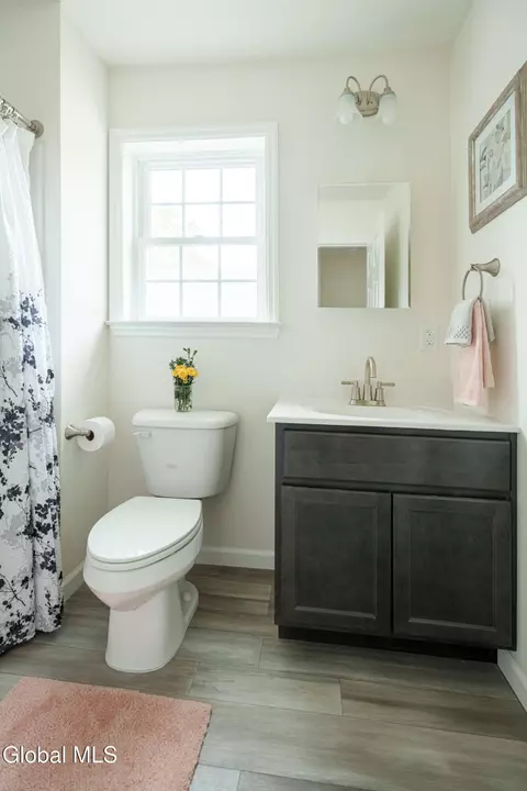 Bath - 422 Summit Ave, Schenectady, NY 12307 photo 3 of 3