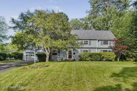 14 Woodridge Rd, Delmar, NY 12054