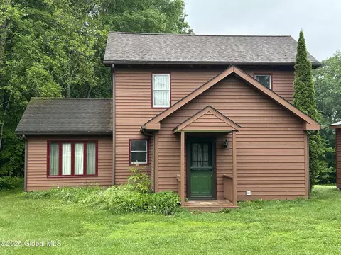 11 Ridgecrest Way, Whitehall, NY 12887