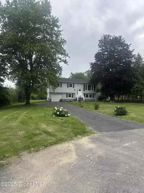 70 Grissom Dr, Clifton Park, NY 12065