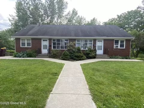 9 Brayton St, Albany, NY 12205