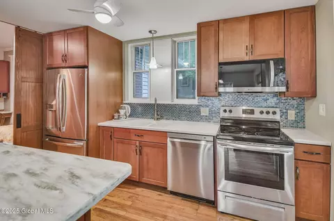 1 Yates St, Troy, NY 12180 photo 10