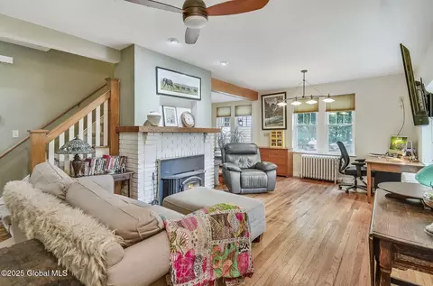 1 Yates St, Troy, NY 12180 photo 4