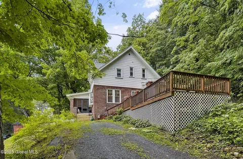 1 Yates St, Troy, NY 12180 photo 3