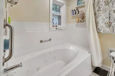 1 Yates St, Troy, NY 12180 photo 16