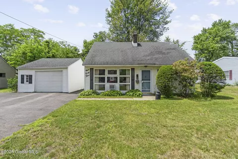 943 Obrien Ave, Schenectady, NY 12303