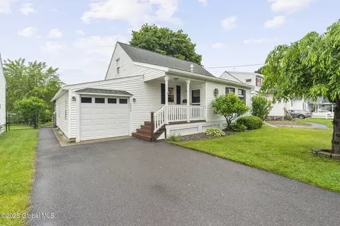 3233 Harold St, Schenectady, NY 12306