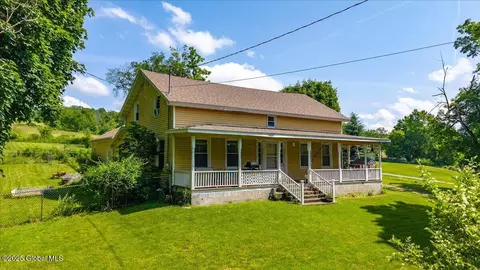 531 Mcchesney Ave Ext, Troy, NY 12180