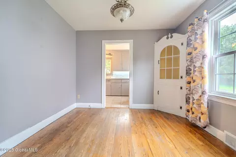 1298 Mcclellan St, Schenectady, NY 12309 photo 14