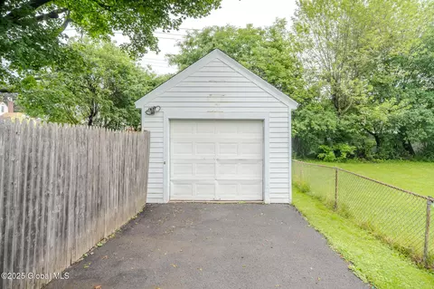 1298 Mcclellan St, Schenectady, NY 12309 photo 31