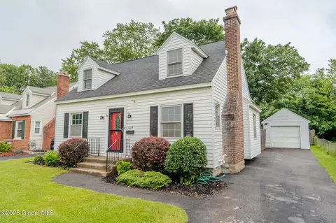 1298 Mcclellan St, Schenectady, NY 12309 photo 3