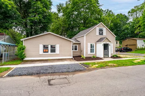 92 Central Ave, Rensselaer, NY 12144