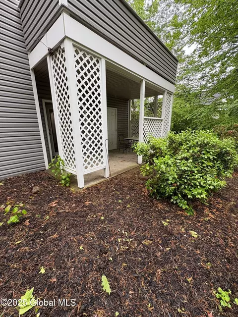 Exterior - 1976 Curry Rd #E-136, Schenectady, NY 12303 photo 7 of 9