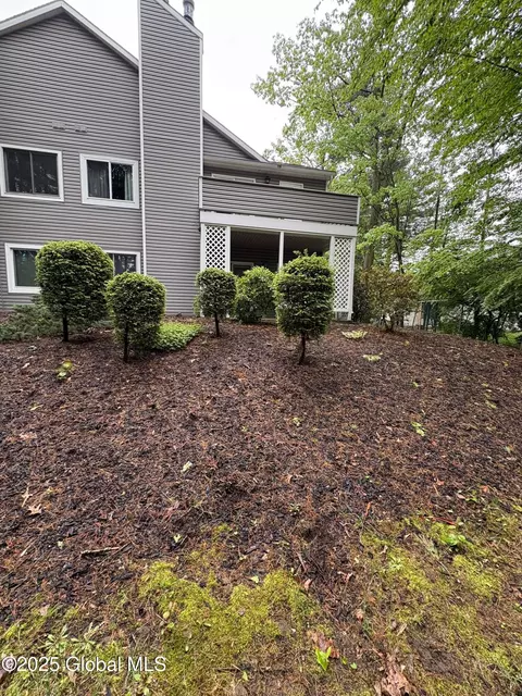 Exterior - 1976 Curry Rd #E-136, Schenectady, NY 12303 photo 8 of 9