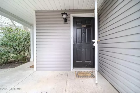 Exterior - 1976 Curry Rd #E-136, Schenectady, NY 12303 photo 4 of 9