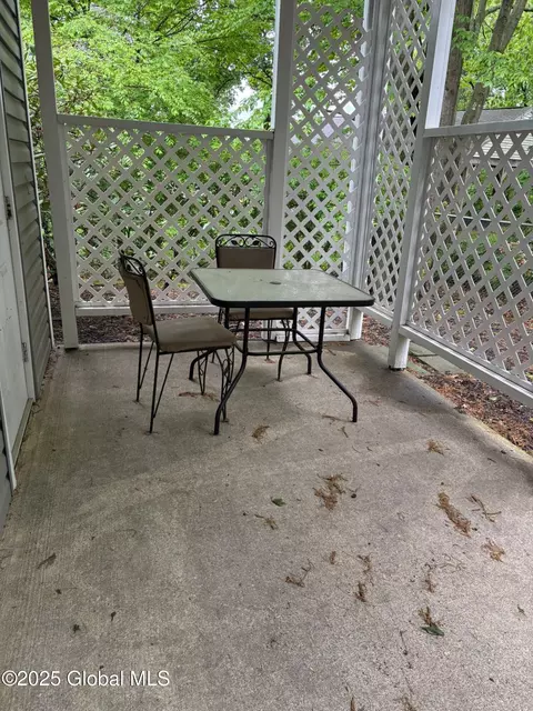 Exterior - 1976 Curry Rd #E-136, Schenectady, NY 12303 photo 6 of 9