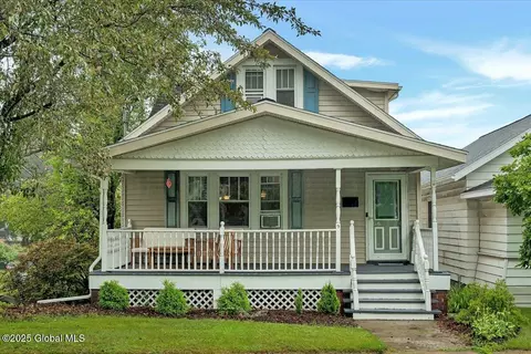 29 Cuthbert St, Schenectady, NY 12302