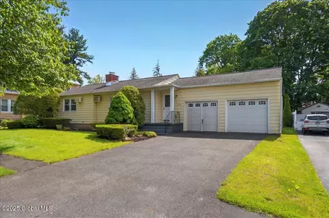 1324 Keyes Ave, Schenectady, NY 12309