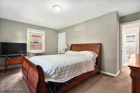 1324 Keyes Ave, Schenectady, NY 12309 photo 11