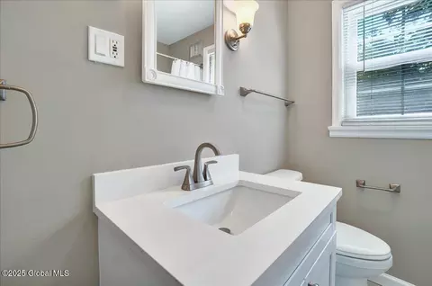 1324 Keyes Ave, Schenectady, NY 12309 photo 17